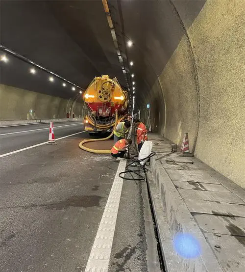 浚县隧道排水渠清淤